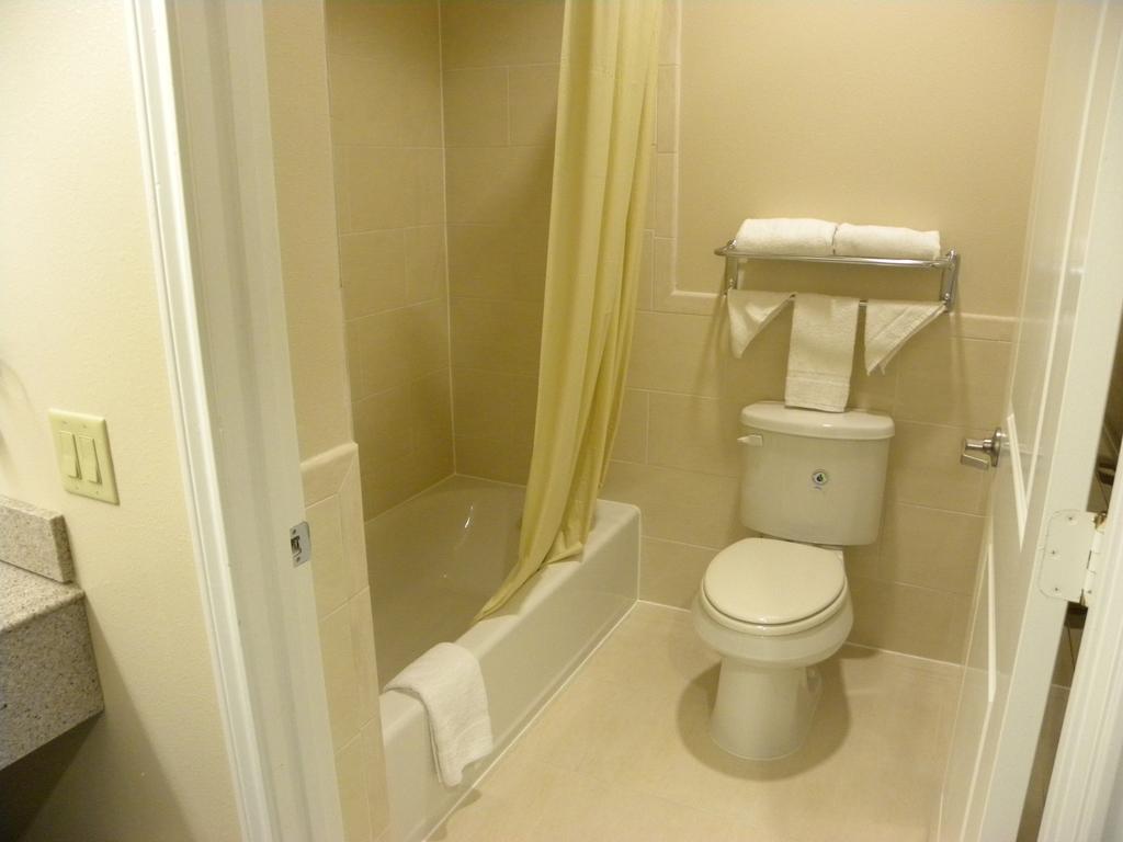 همبل Palace Inn Kingwood الغرفة الصورة